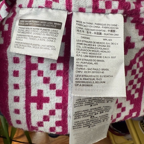 Levi's Women's Sz M Flannel Lined Classic Jean Trucker Jacket Dark Wash Denim - Picture 6 of 7